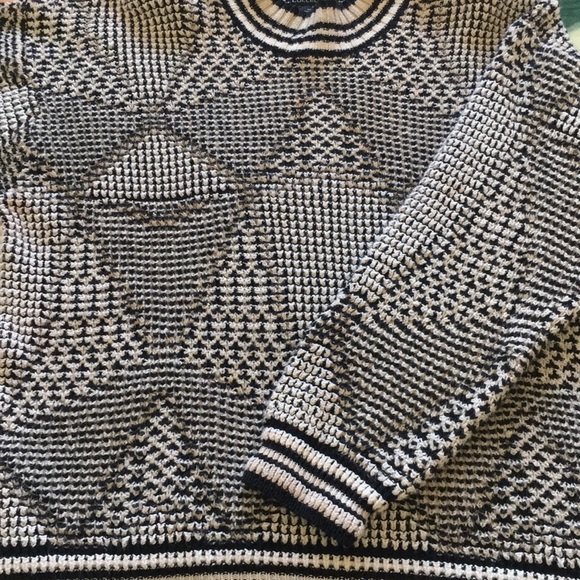 Generra Collection Sweater - Picture 3 of 3